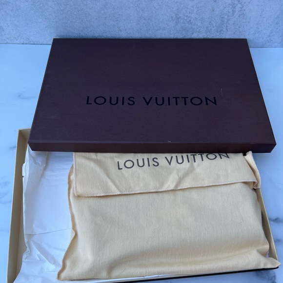 Louis Vuitton Monogram Vernis Sunset Boulevard Amarente - Picture 13 of 14